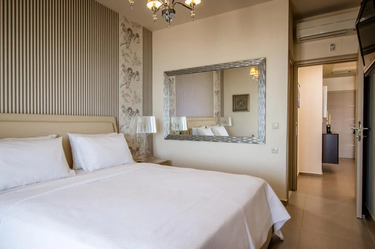 White Crystal Beachfront Apartment Gournes Gouvon