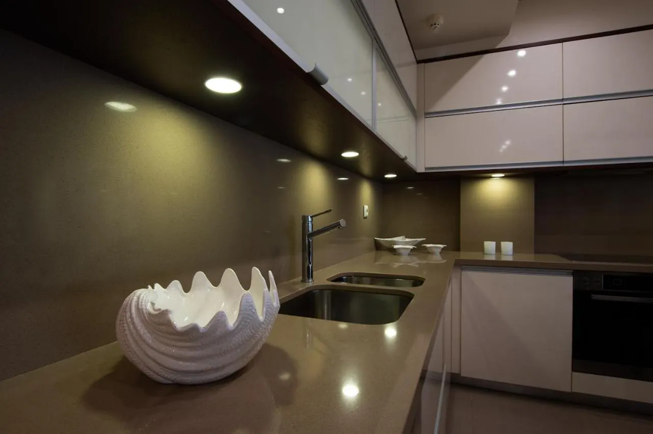 White Crystal Beachfront Apartment Gournes Gouvon Greece